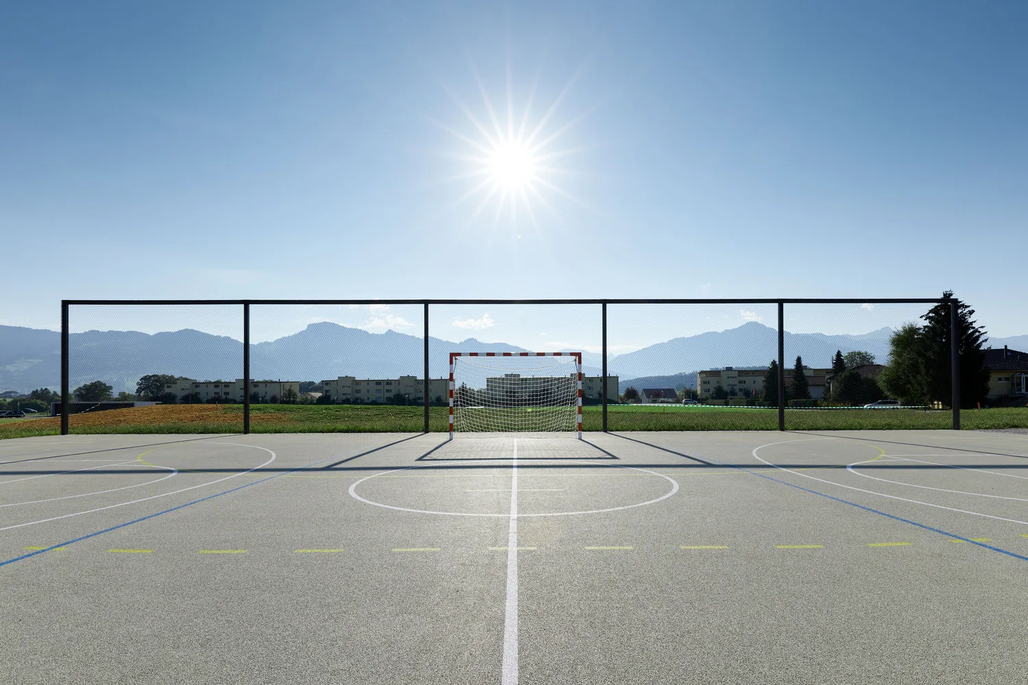 Court fencing and sports nets