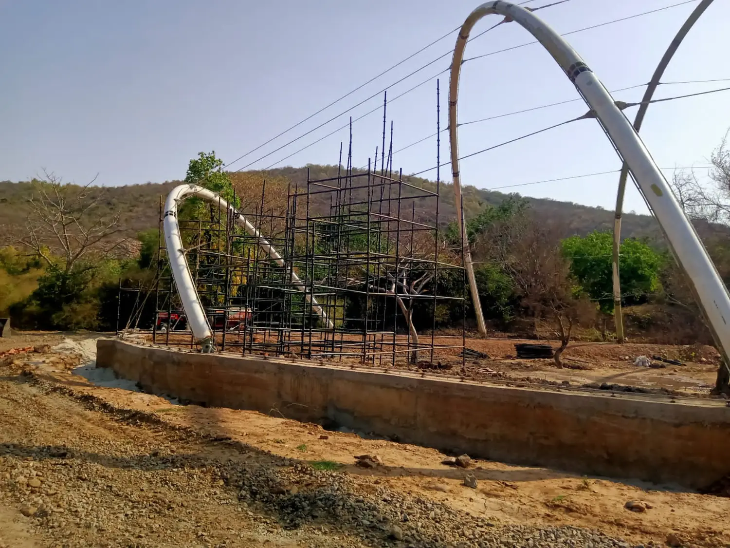 Arches and ropes going up on site